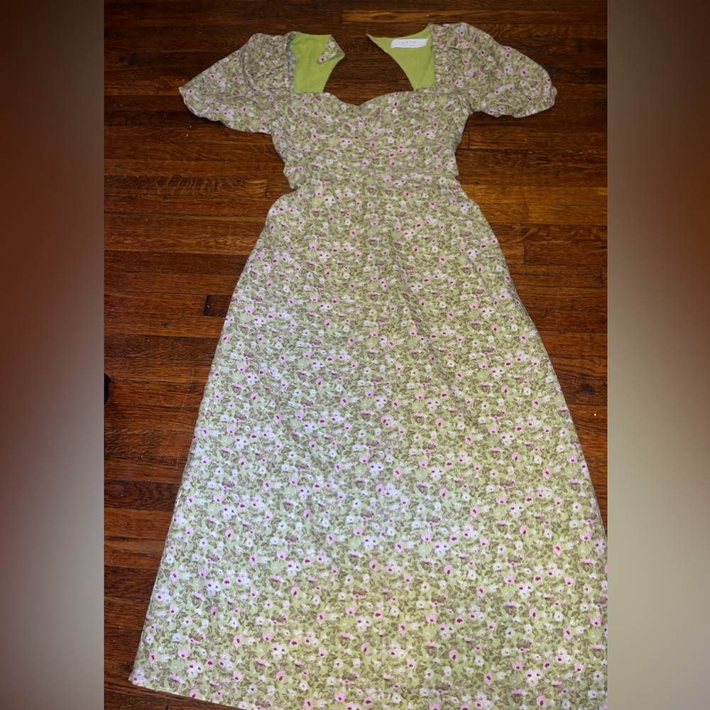 Atsr floral long dress with puffed shoulders